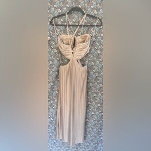 Vici Cream Hollywood Dreams Pleated Tie Back Midi Dress